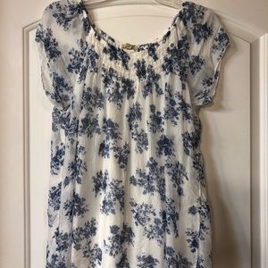 Short sleeve peasant style top